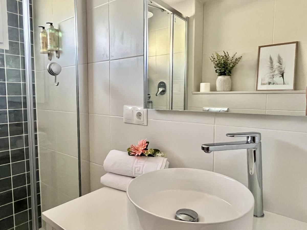 Luxe Beach Two By Gloove Apartment บิยาโฮโยซา ภายนอก รูปภาพ