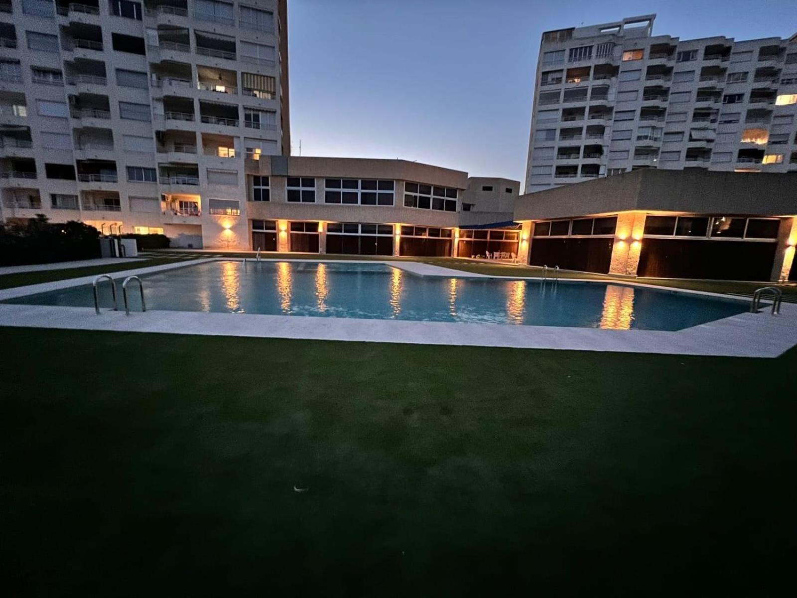 Luxe Beach Two By Gloove Apartment บิยาโฮโยซา ภายนอก รูปภาพ